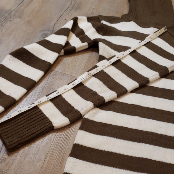 Striped bodycon turtleneck sweater dress - Picture 4 of 4